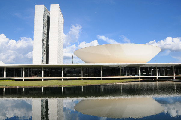Projeto proíbe cobrança por consultas de retorno em planos de saúde e atendimentos privados