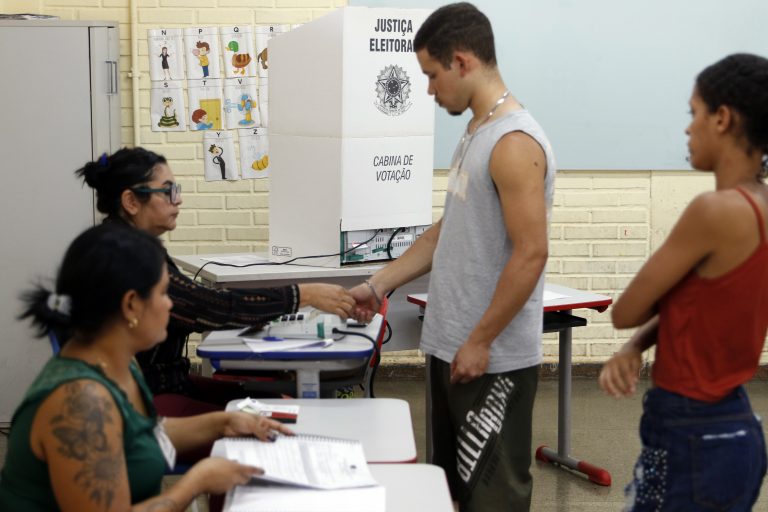 Eleições 2026: especialistas destacam desafios em infraestrutura, economia e cultura