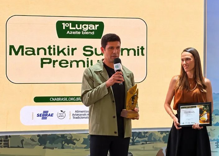 Epamig atuou como apoiadora do Prêmio Brasil Artesanal da CNA e ajudou na elaboração do edital e dos critérios de avaliação, no aprimoramento dos produtos participantes e no júri técnico do concurso, que premiou azeites do Sul de Minas