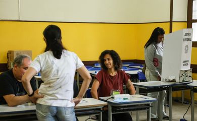Primeiro governador, depois presidente: saiba qual a ordem de votação