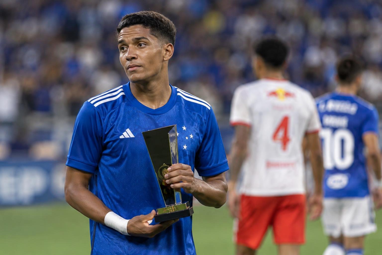 Zé Lucas é eleito o melhor em campo na derrota do Cruzeiro para o Bragantino