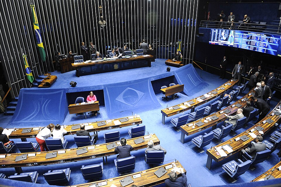 Plenário_do_Senado_(43010124995)