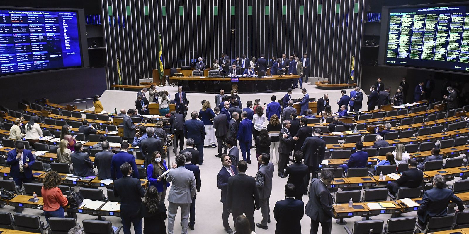 Plenário da Câmara dos Deputados durante sessão conjunta do Congresso Nacional destinada à deliberação de vetos