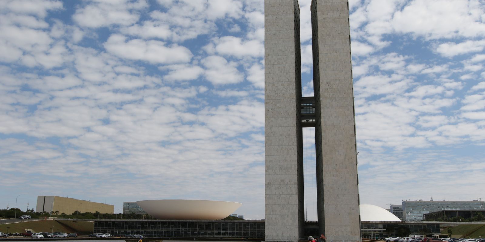 Senado deve analisar na terça-feira PEC que prevê fim da escala 6x1