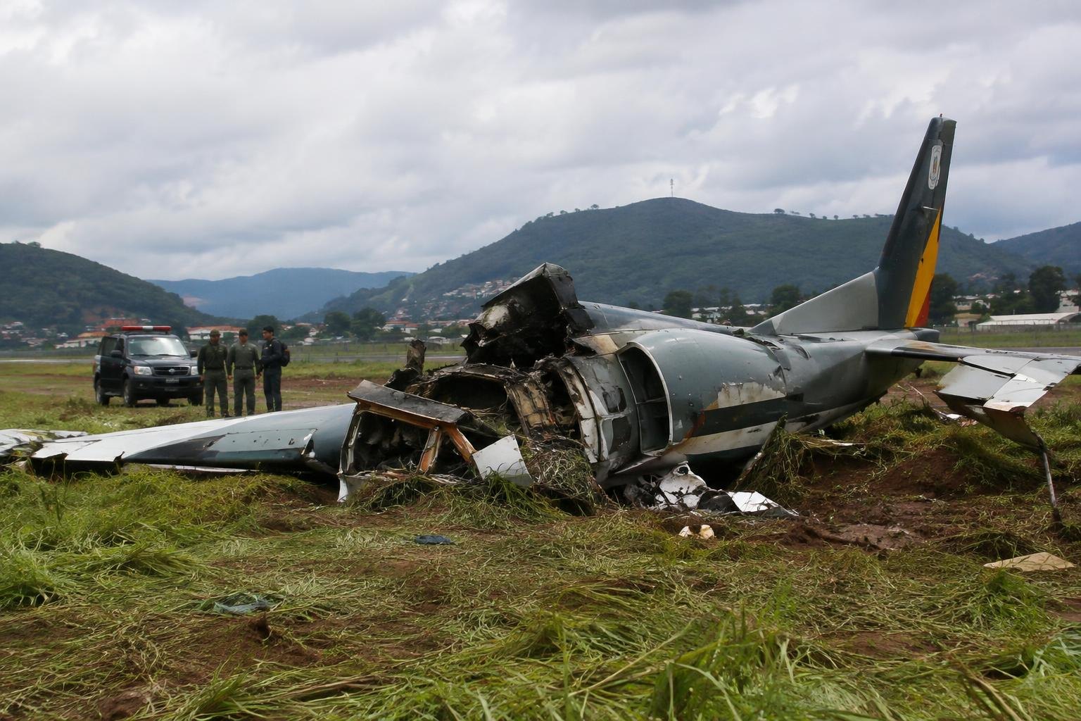 Queda de avião da PM em Santana do Paraíso deixa três militares mortos