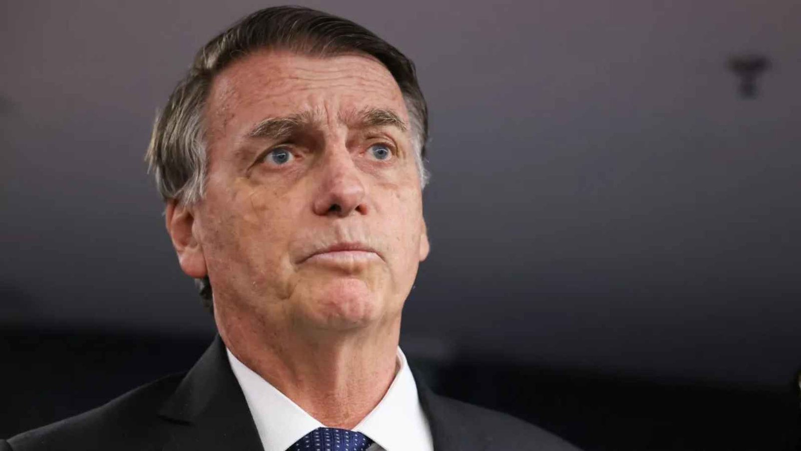 Relatório da PF aponta que Bolsonaro e Carlos chefiavam organização criminosa na “Abin Paralela”