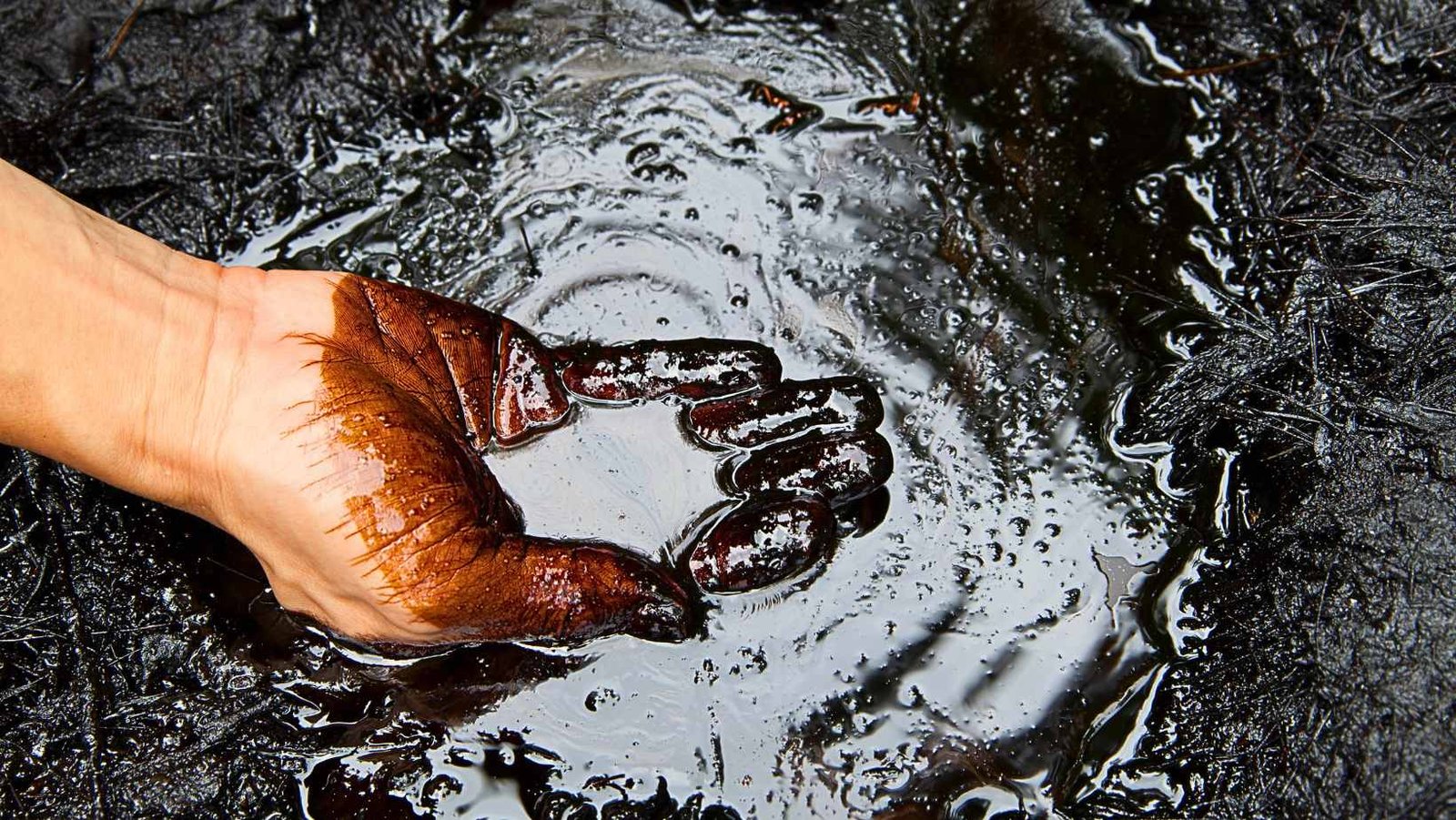 Retaliação do Irã ameaça disparar preço do petróleo no mundo
