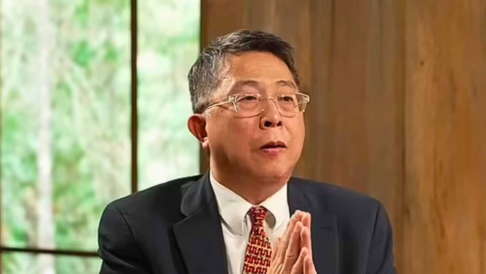 Cientista de Harvard defende que fórmula matemática comprova a existência de Deus