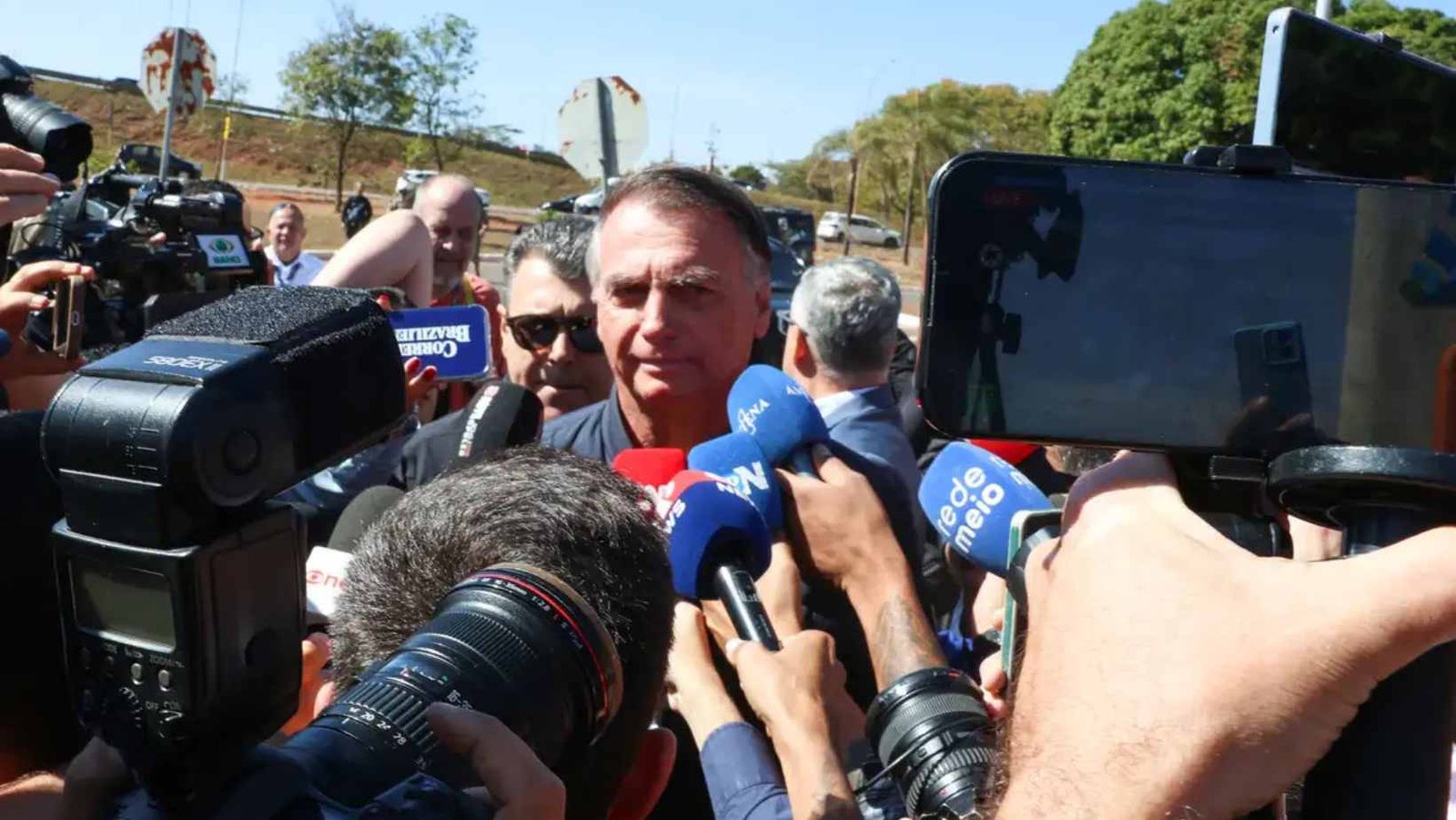 Maioria nas redes apoia operação contra Bolsonaro, aponta levantamento da Quaest