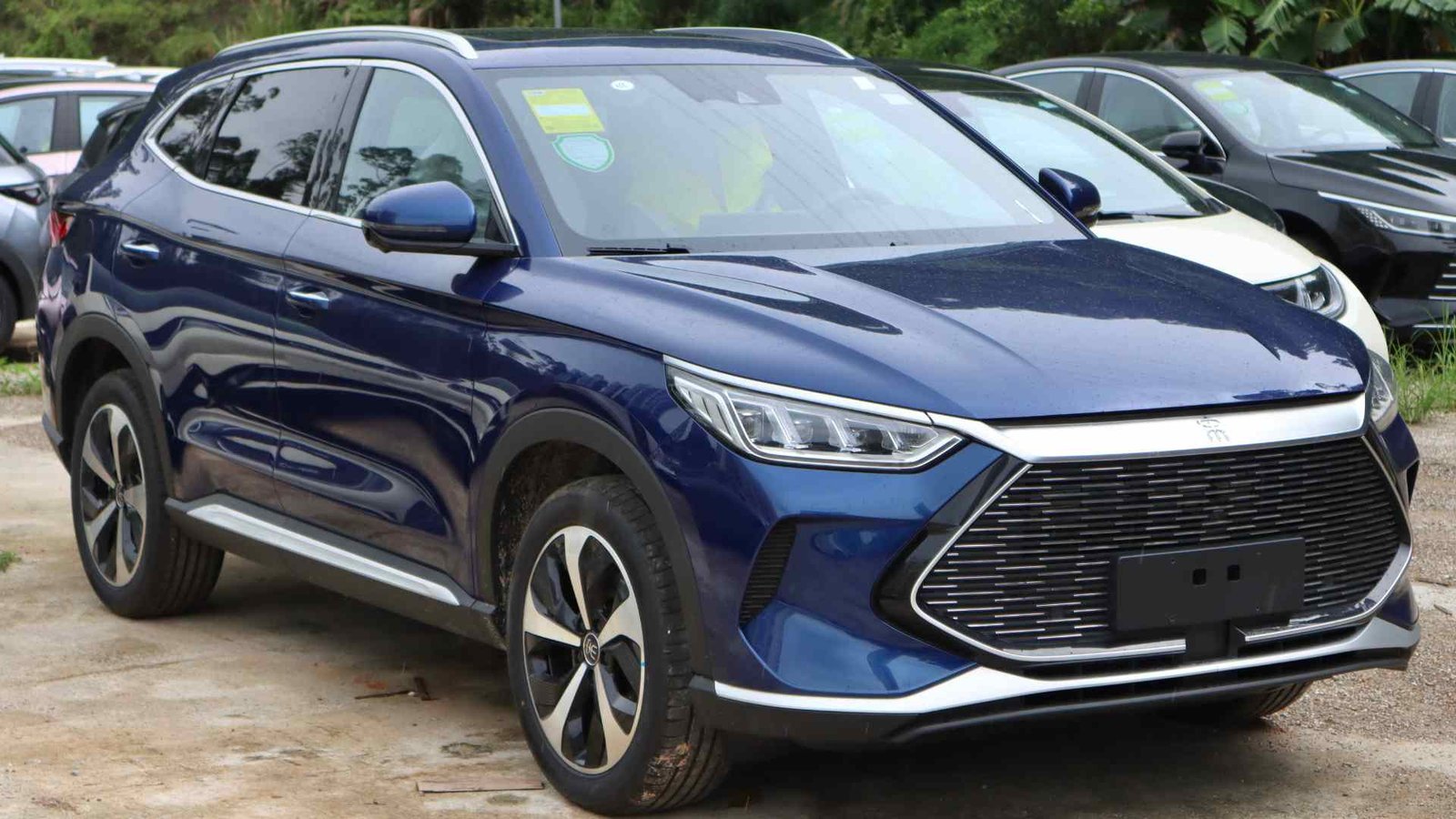Carros híbridos ganham espaço no Brasil e BYD domina ranking dos mais vendidos em abril