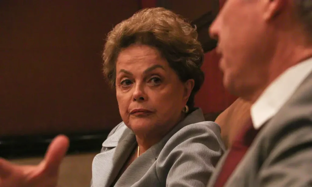 Dilma Rousseff é reconhecida como anistiada política e receberá indenização de R$ 100 mil do Estado brasileiro