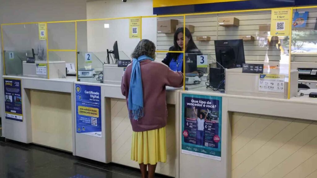 Aposentados já podem consultar respostas de entidades sobre descontos no INSS nos Correios