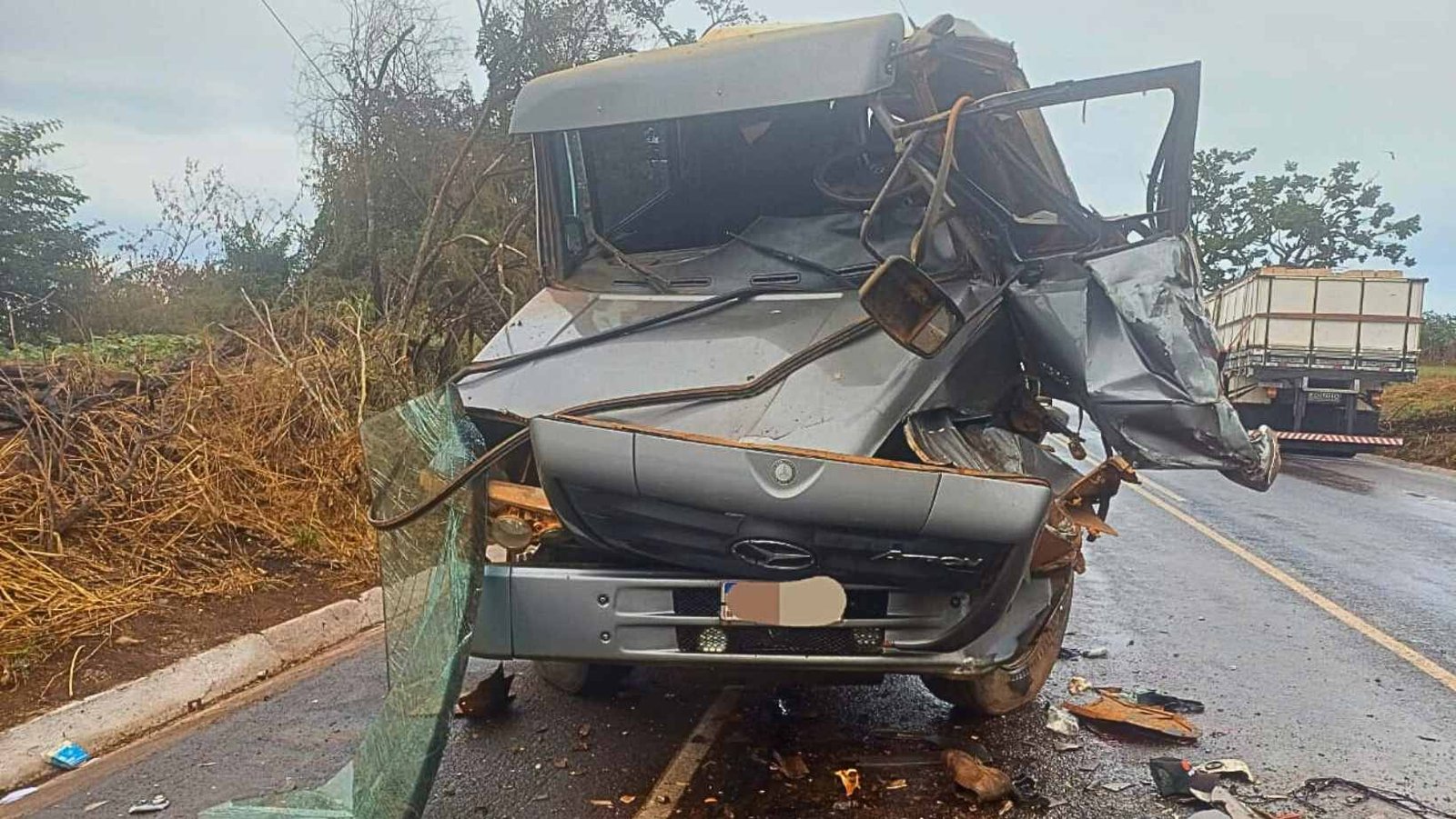Acidente na BR-352 deixa dois feridos em Carmo do Paranaíba