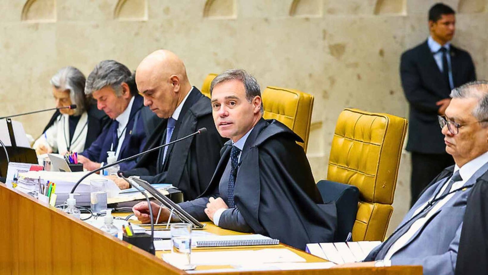 Redes sociais poderão ser responsabilizadas por postagens de usuários, decide STF