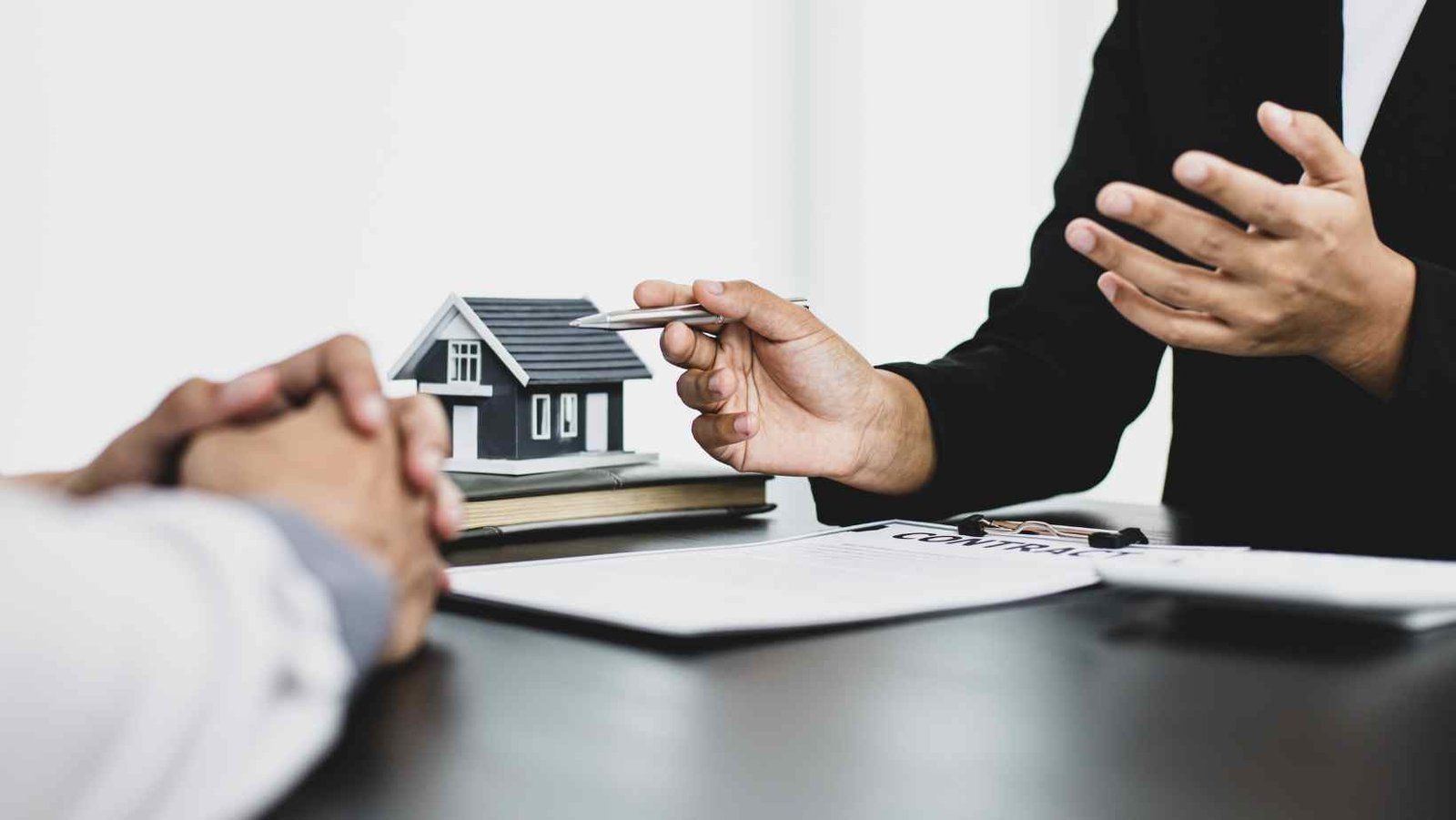 Nova lei eleva taxas cartorárias em Minas e gera forte reação: quem será realmente afetado?