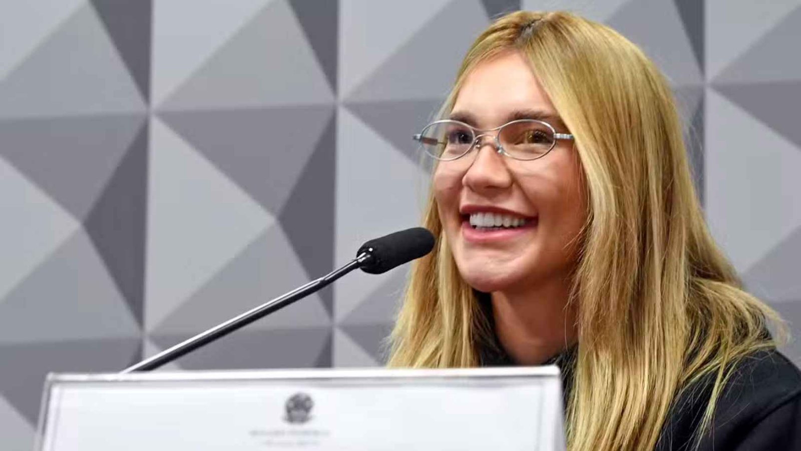 CPI das Bets rejeita relatório que propunha indiciamento de influenciadores como Virginia Fonseca e Deolane Bezerra