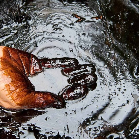 Retaliação do Irã ameaça disparar preço do petróleo no mundo