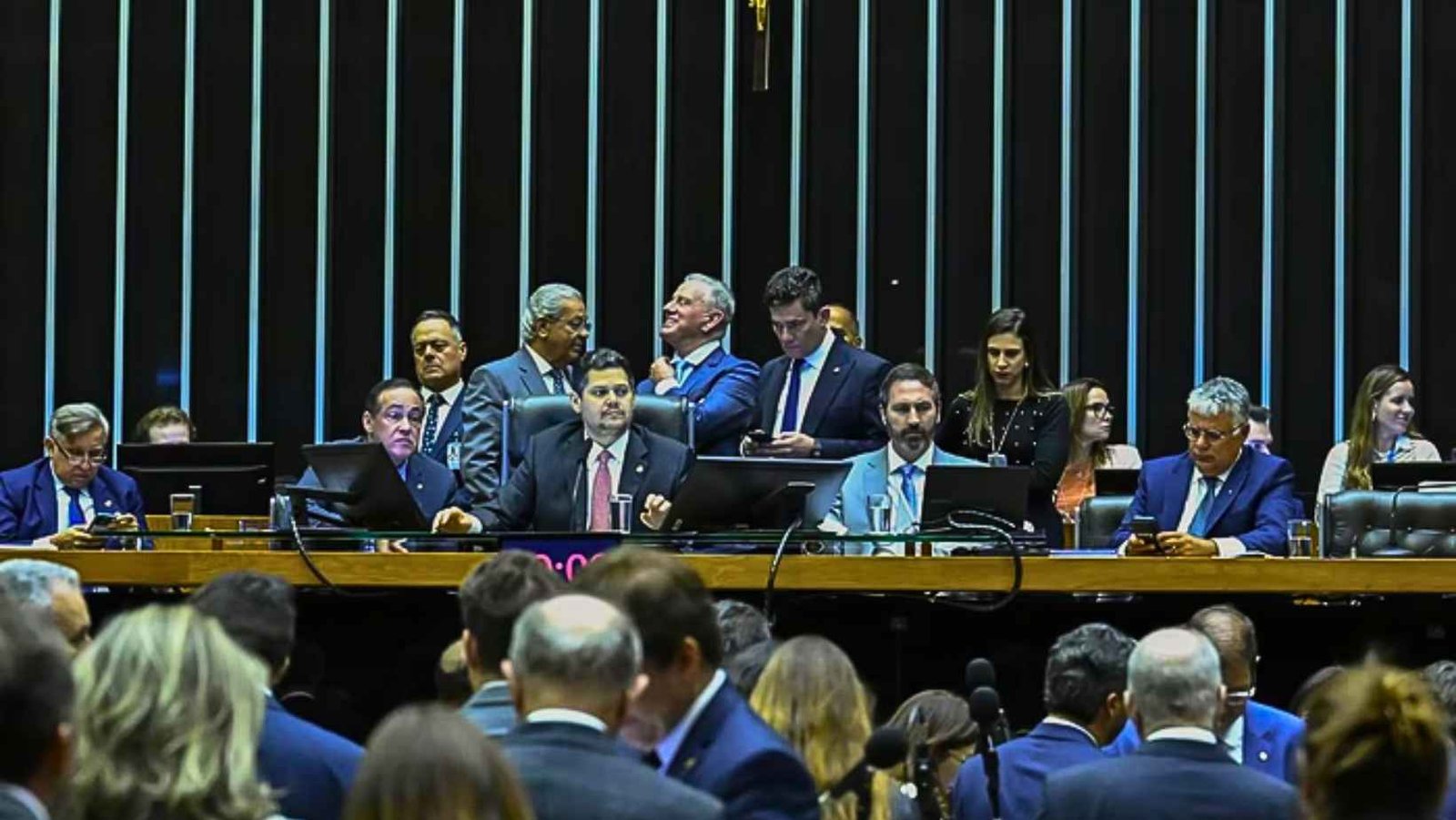 Senado vota aumento no número de deputados federais às vésperas do prazo determinado pelo STF