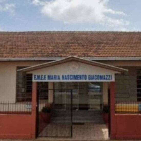 Adolescente invade escola e mata criança a facadas no Rio Grande do Sul