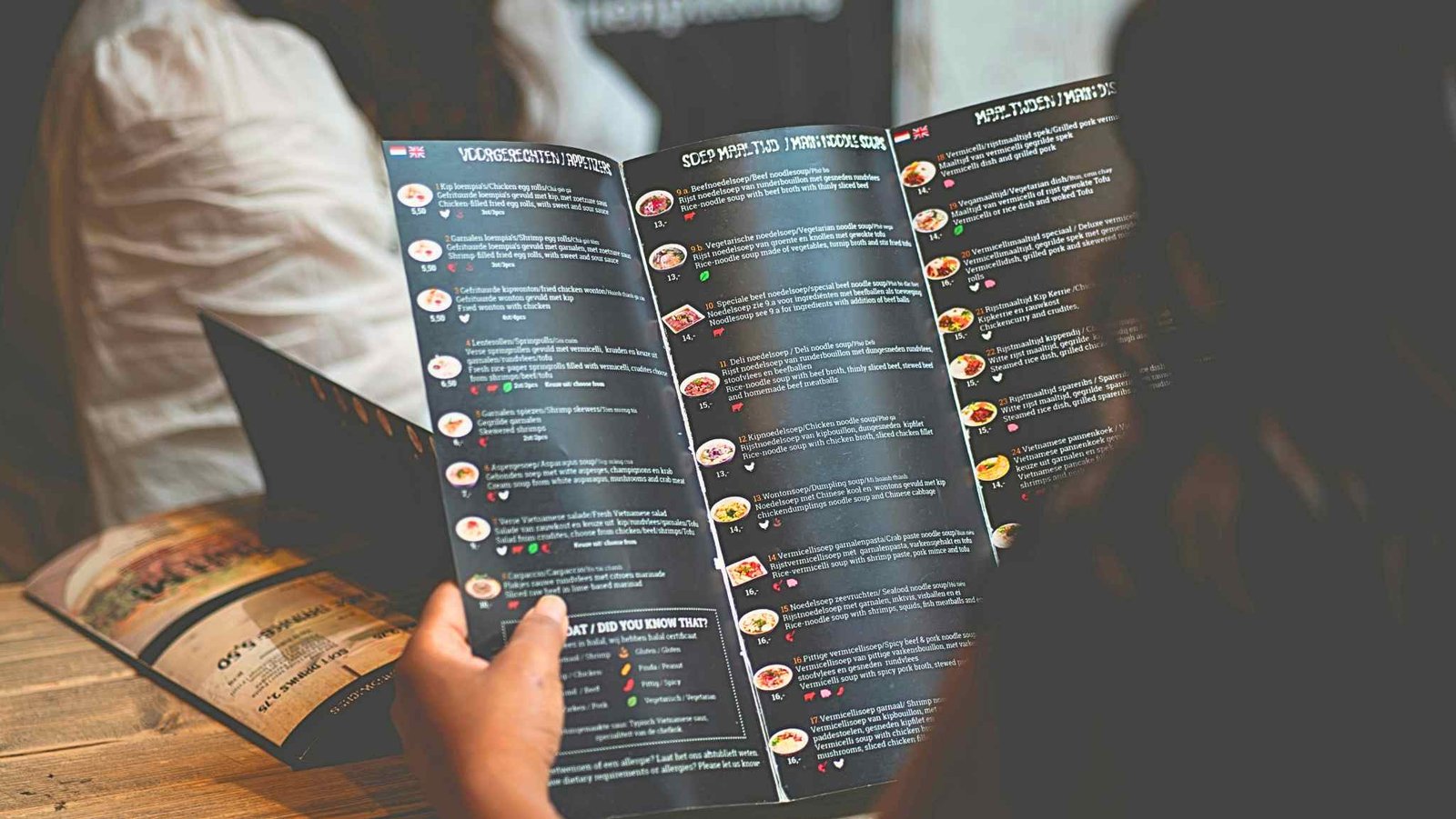 ALMG aprova parecer favorável a projeto que obriga cardápio impresso em bares e restaurantes