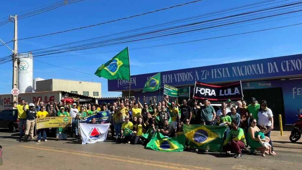 Brasil registra protestos em mais de 60 cidades contra Moraes e a favor de Bolsonaro; São Gotardo realiza carreata até a Câmara Municipal