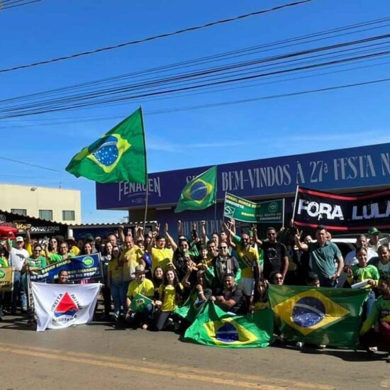 Brasil registra protestos em mais de 60 cidades contra Moraes e a favor de Bolsonaro; São Gotardo realiza carreata até a Câmara Municipal