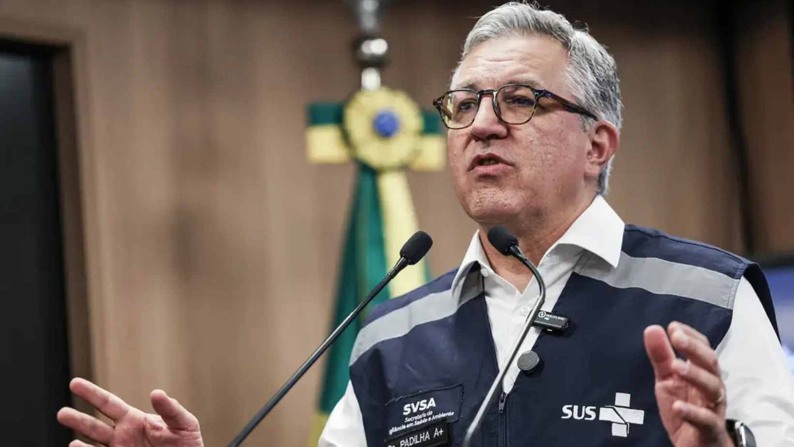 Intoxicação por metanol: casos suspeitos devem aumentar, diz ministro da Saúde