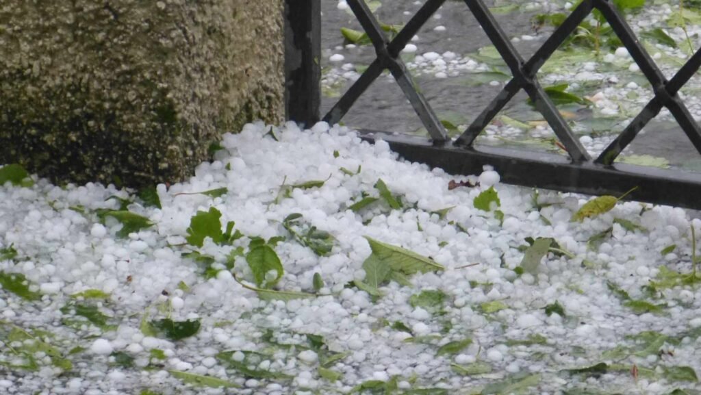 São Gotardo e Uberlândia estão entre as mais de 400 cidades de MG sob alerta de granizo